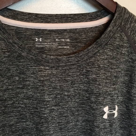 Under armour t-shirt - Picture 2 of 3